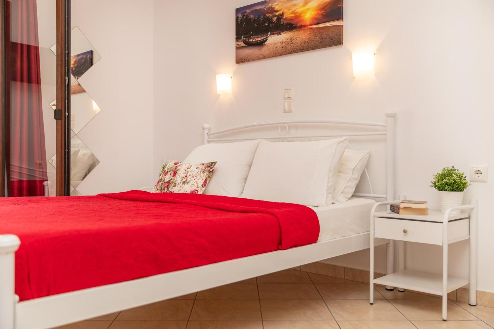 Naxos Diamond Studios Apartments Naxos City Room photo