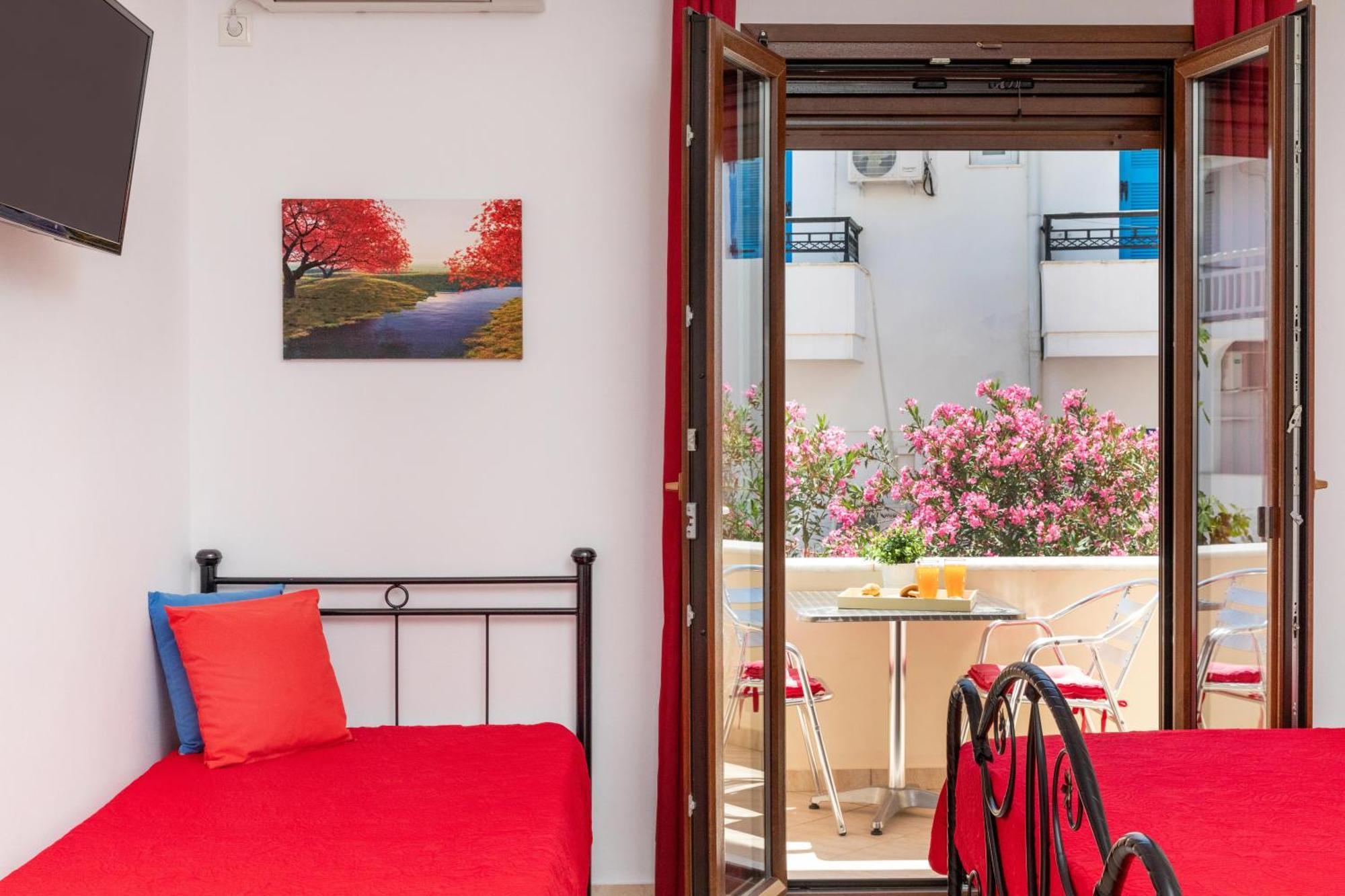Naxos Diamond Studios Apartments Naxos City Room photo
